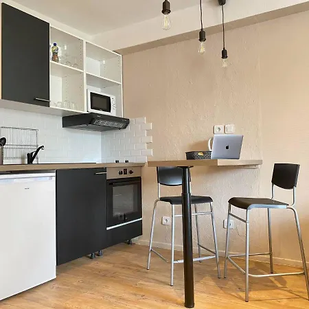 Studio Neuf Et Design Equipe Wifi Proche Des Villes Orly Massy Paris Apartament